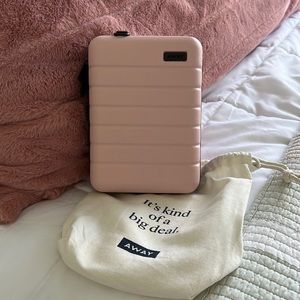 Away Mini Luggage blush